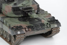 Load image into Gallery viewer, HOOBEN 1/16 Panzer KAMPFWAGEN German Leopard 2A4 Main Battle Tank RTR 6608

